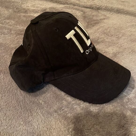 Robin Ruth TLV Original Rose Faux Suede Tel Aviv hat - Picture 6 of 6